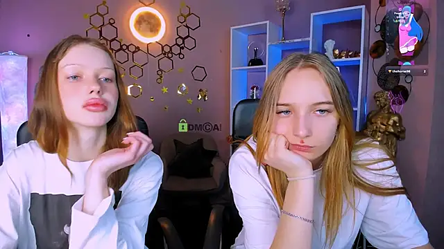 khloebeauty online show from April 29, 5:54 am