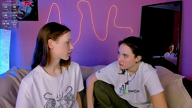 khloebeauty online show from February 27, 8:30 pm