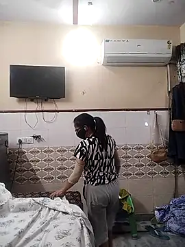 meenu bhabhi547 online show from April 18, 2:03 am