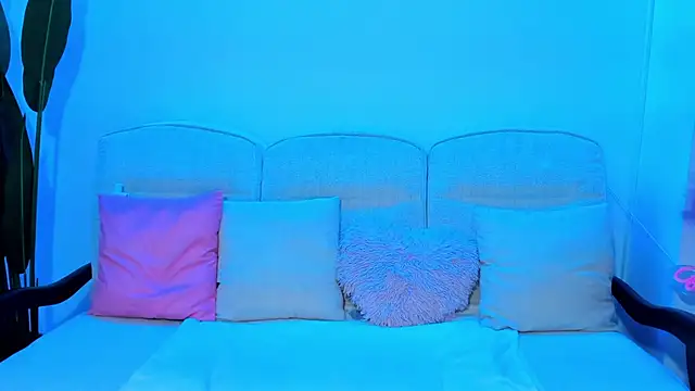 JessicaSky  online show from April 22, 7:44 pm