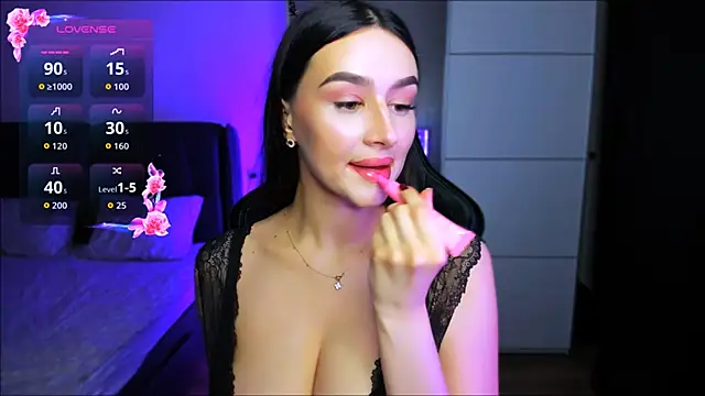 Veronica Larsson online show from November 7, 6:13 pm