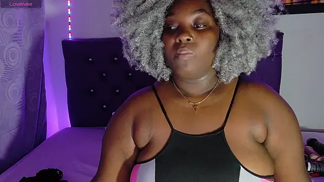 ebony NeighborMoans online show from April 24, 3:09 am