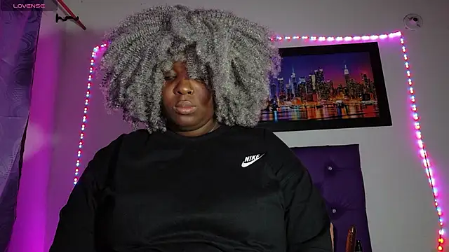 ebony NeighborMoans online show from April 28, 3:10 am