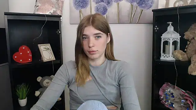 Snapshot of JuiceLips__ chatting on October 6, 6:52 am JuiceLips online show from October 6, 6:52 am