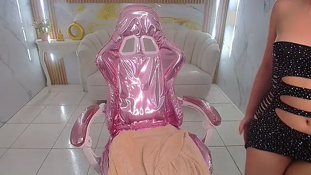 kim lush s online show from November 24, 10:12 pm