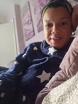 GoddessChantelle online show from April 21, 7:15 am