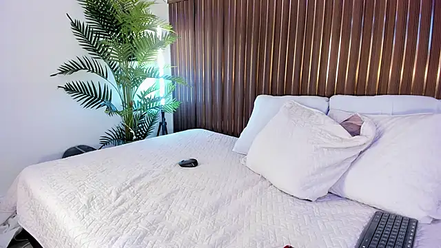 Roxie-NS online show from March 13, 12:50 pm