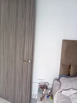 LoanaSantos online show from April 11, 9:07 pm