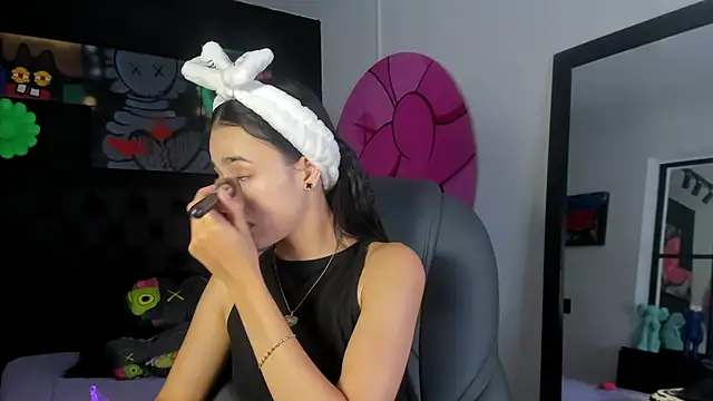 miIa bratz online show from April 27, 8:50 pm