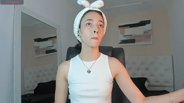 miIa bratz online show from April 24, 9:39 pm