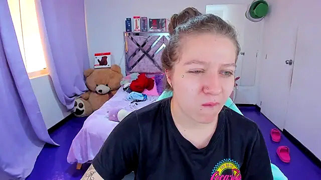 Luna Analya online show from April 27, 2:25 pm