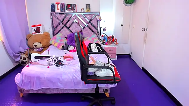 Luna Analya online show from April 22, 1:30 pm