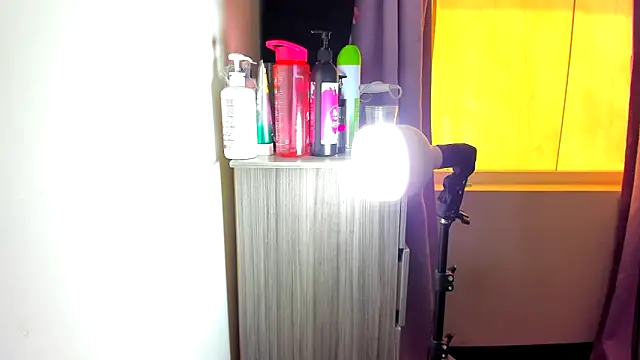 Luna Analya online show from April 24, 1:58 pm