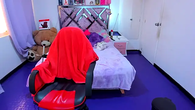 Luna Analya online show from April 23, 1:57 pm