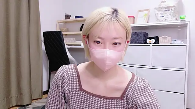 Nana  ch online show from March 10, 11:58 am