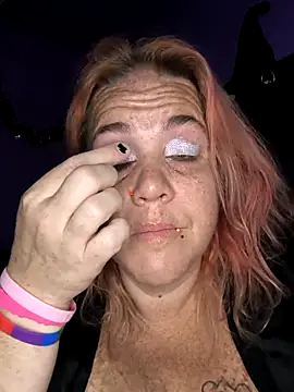 Courdles online show from November 1, 9:24 am