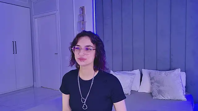 VioletAsh online show from June 11, 4:31 am