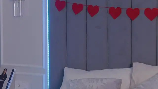 VioletAsh online show from March 10, 5:00 am