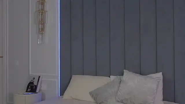 VioletAsh online show from March 26, 4:36 am