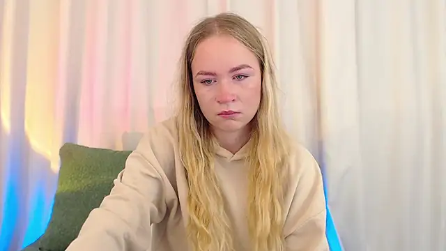 Mystic Chloe online show from September 16, 1:35 am