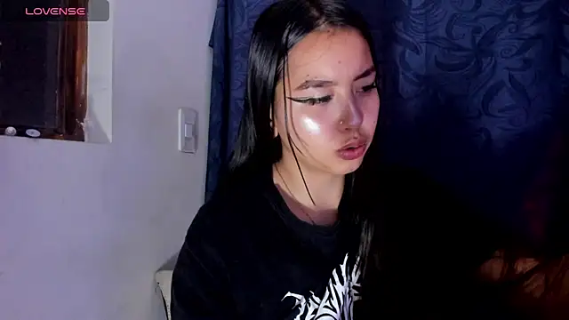 Snapshot of Viioleett_cum chatting on October 2, 3:17 pm Viioleett cum online show from October 2, 3:17 pm