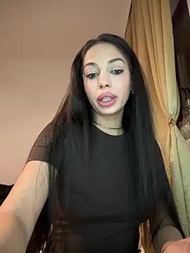 Snapshot of Bella_Vixen_ chatting on October 15, 7:38 pm Bella Vixen online show from October 15, 7:38 pm