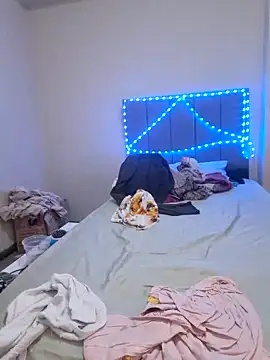 Vickysweeeettt online show from April 25, 1:41 pm