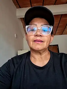 Vickysweeeettt online show from April 24, 5:27 pm