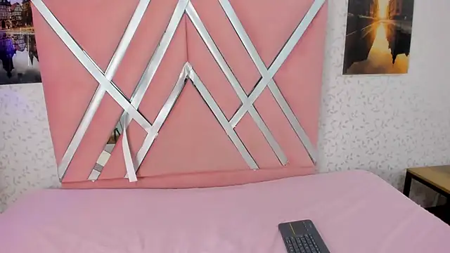 scarletross  online show from March 18, 2:44 pm