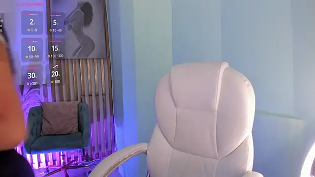 PauliinaBelle  online show from April 13, 1:34 pm