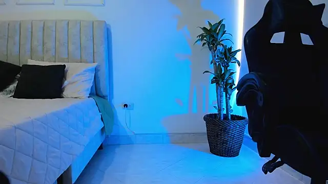 veronica em1 online show from April 21, 1:40 pm