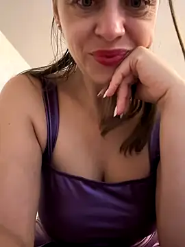 Snapshot of ladywithbigass chatting on September 22, 4:55 am ladywithbigass online show from September 22, 4:55 am