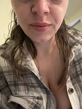 ladywithbigass online show from April 22, 4:53 am