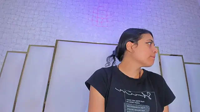 thalia888  online show from April 20, 7:06 pm