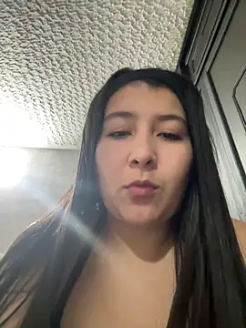 evelyn 1702 online show from December 14, 6:30 am