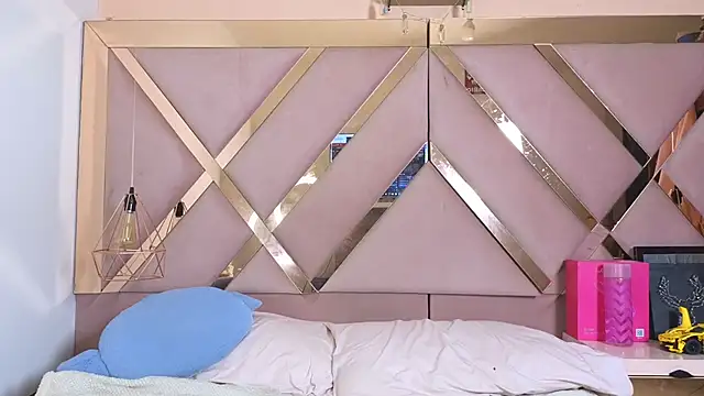 Sophia moo  online show from February 17, 3:28 am