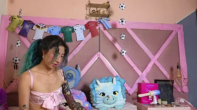 Sophia moo  online show from July 1, 3:39 am