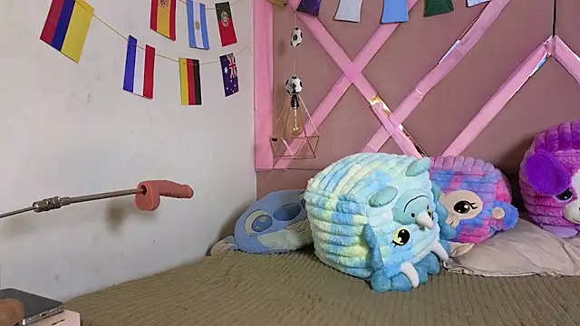 Sophia moo  online show from July 9, 5:21 am