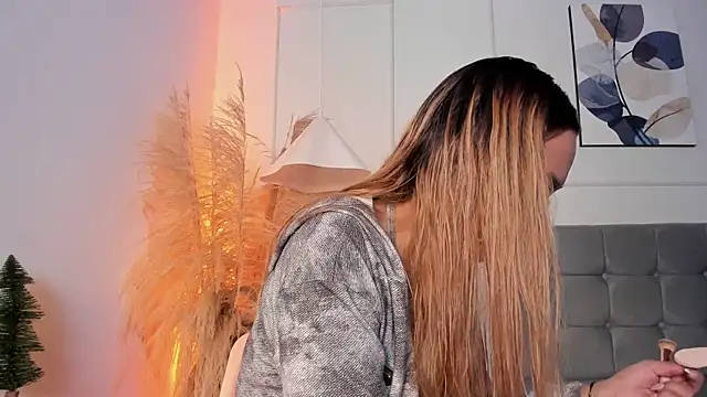 nikolevoshkie  online show from April 23, 7:38 pm