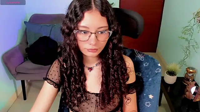 Krysten Riter online show from December 3, 2:52 pm