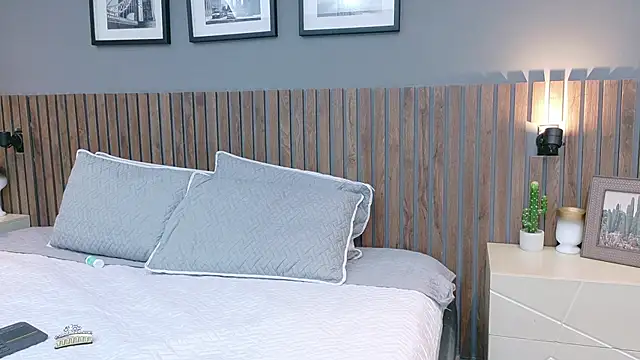 luna roja25 online show from October 14, 1:03 pm