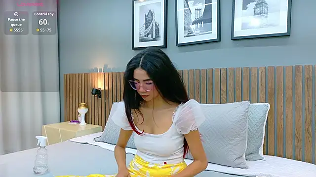 luna roja25 online show from September 9, 1:33 pm