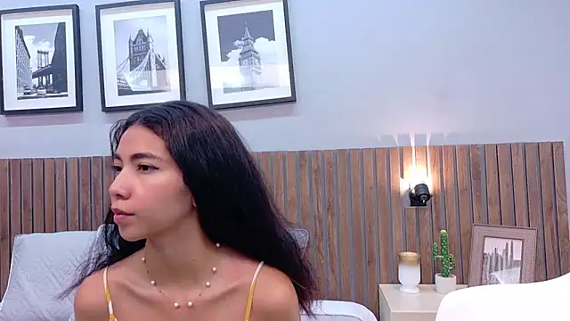 luna roja25 online show from March 9, 12:30 pm