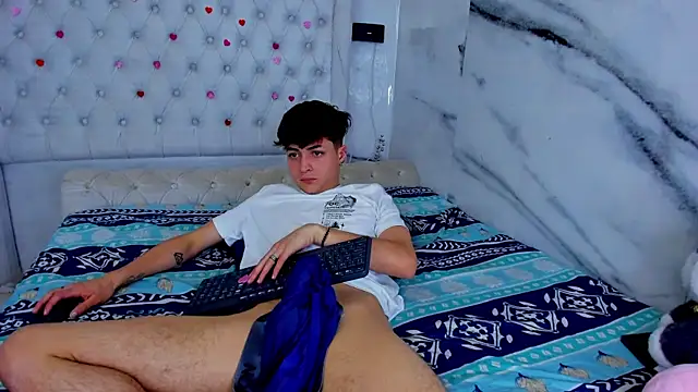 Ari and Storm online show from April 20, 6:11 pm