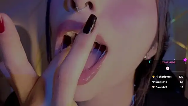 Hollyxx  online show from February 7, 6:01 pm