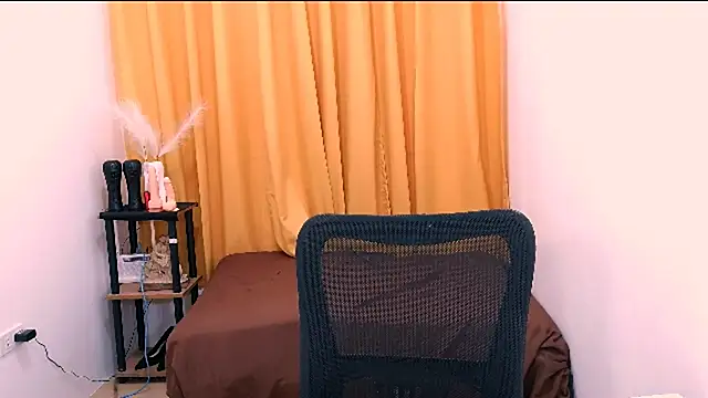 SofiaMckinley69 online show from June 11, 4:04 pm