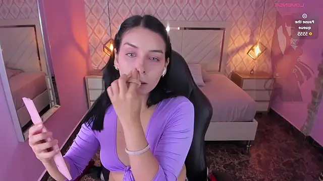 CHRISTY TEIGEN4 online show from October 31, 8:02 pm