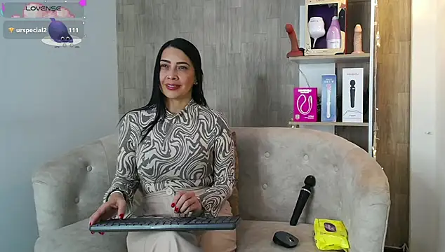 cortney tayler online show from December 22, 3:37 pm