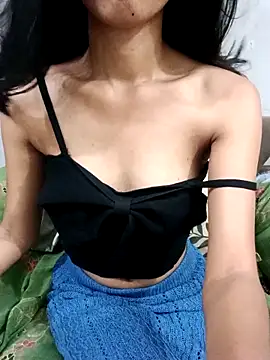 Daizy Shah online show from April 25, 3:09 pm