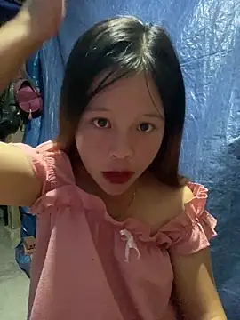 Snapshot of O_o_UwU_o_O chatting on September 19, 8:35 am O o UwU o O online show from September 19, 8:35 am